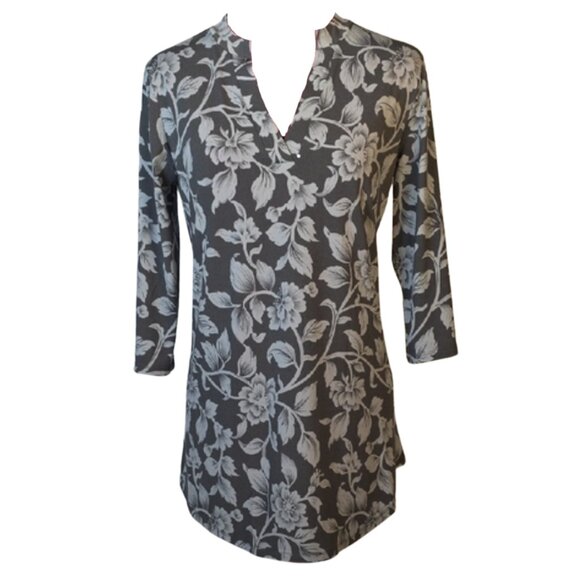 NWT Mountain Mama Floral Gray and White Tunic Top - Picture 1 of 3